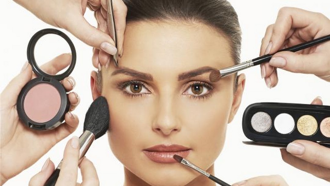 MAGIC MAKEUP 